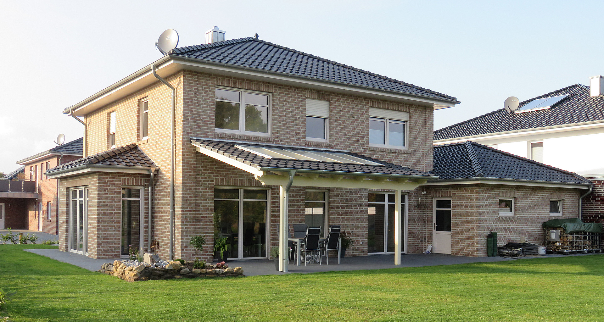 Einfamilienhaus Rückseite mit Garten, Terrasse in Wietmarschen-Lohne Emsland 2015
