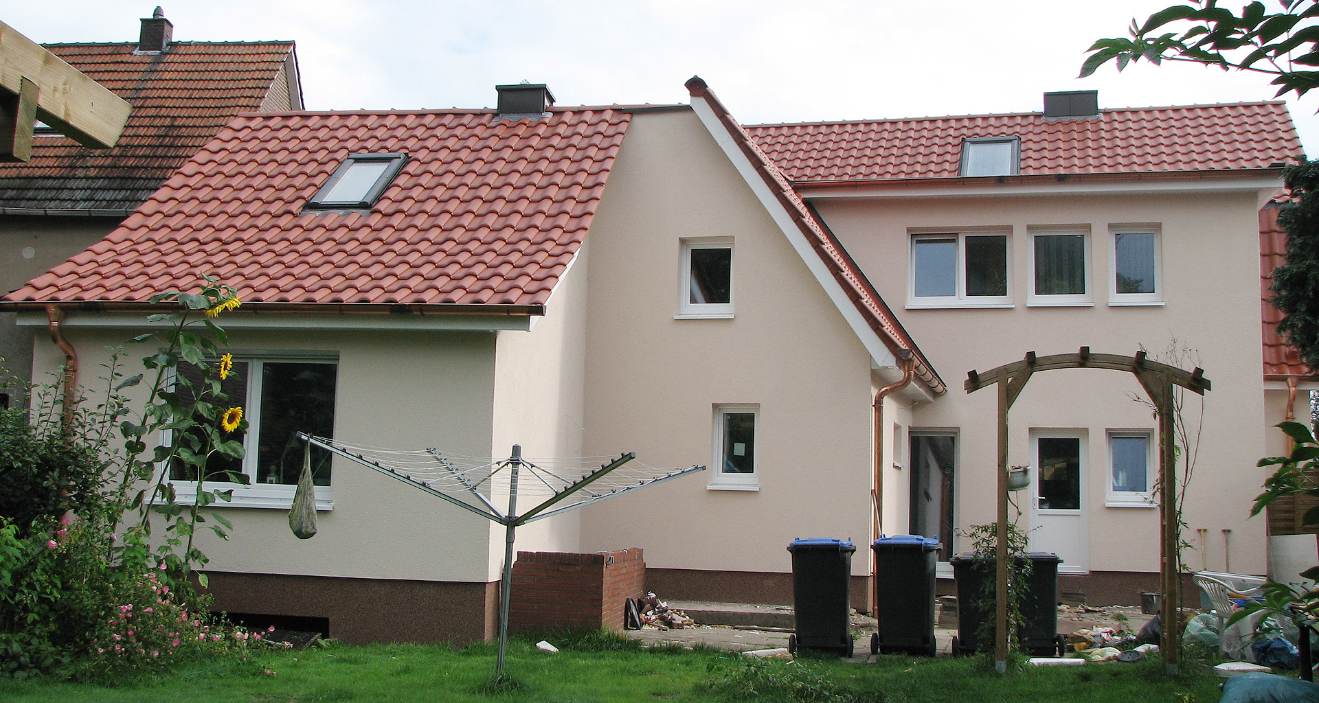 Saniertes und Umgebautes Wohnhaus Nordhorn Rückseite mit Anbau