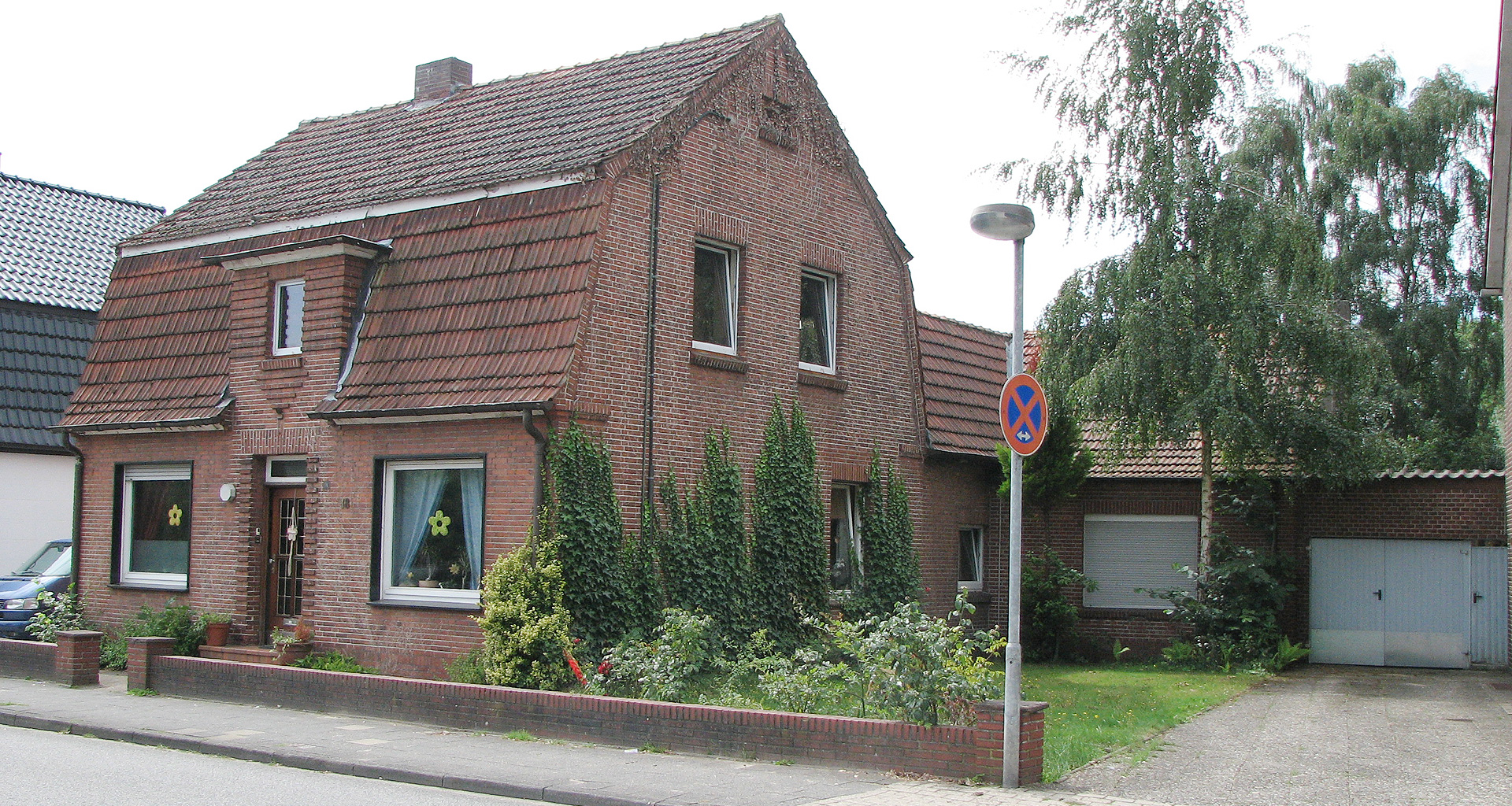 Unsaniertes Wohnhaus Nordhorn rechte Front